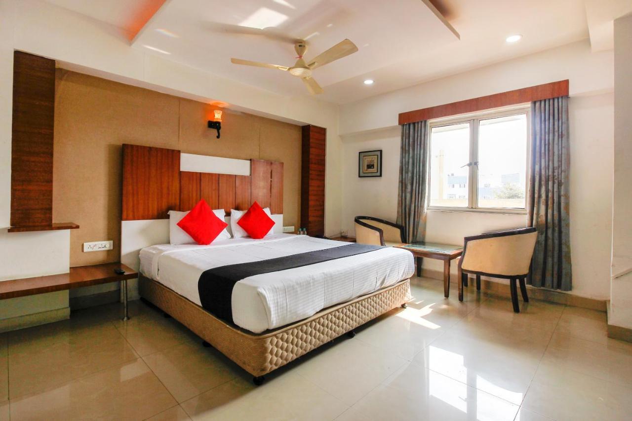 Capital O 66968 Haveli The Landmark Hotel Warangal Esterno foto